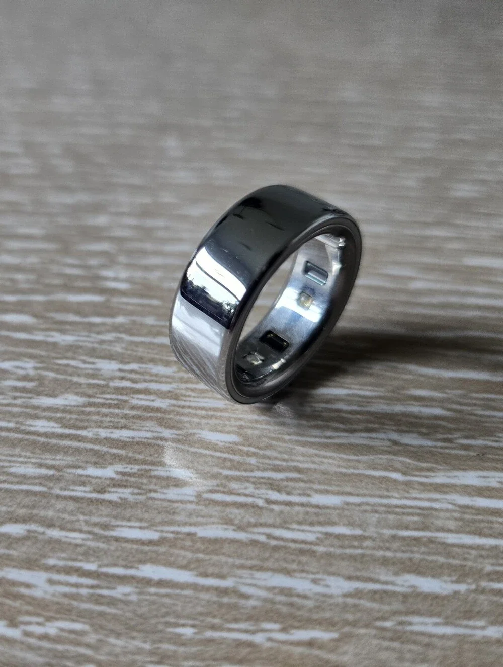 Oura Ring Gen 4 Silver Size 7 Smart Ring w/ Charger & Box, Excellent Condition
